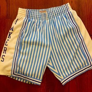 Selling my Throwback 1997-97 Los Angeles Lakers shorts.